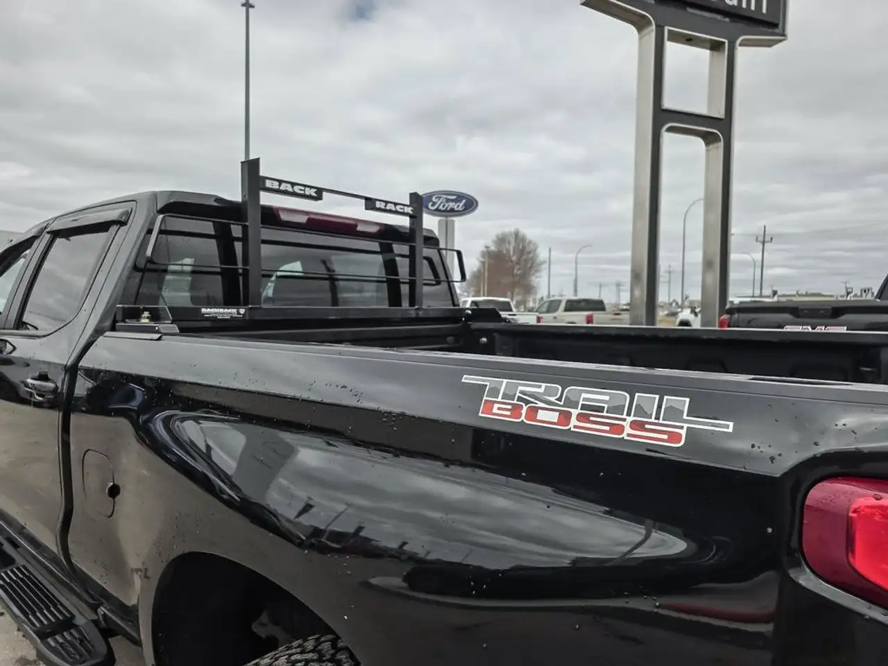 Chevrolet Silverado 1500 - Image 19