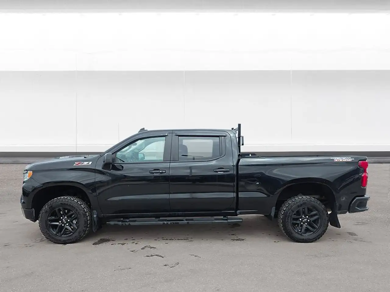 Chevrolet Silverado 1500 - Image 2