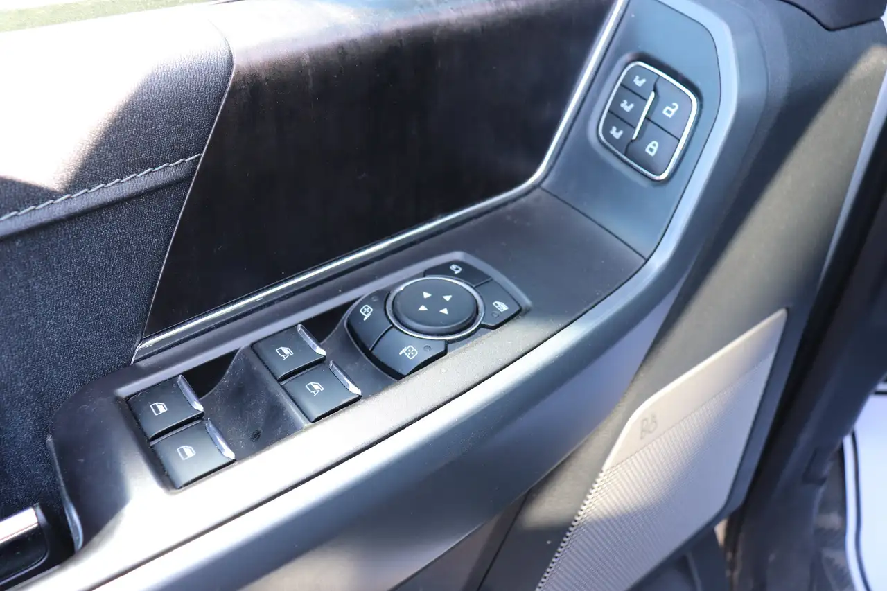 Ford F-150 - Image 8