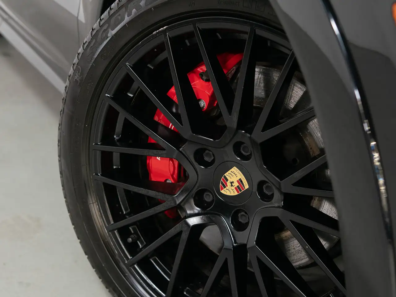 Porsche Cayenne - Image 36
