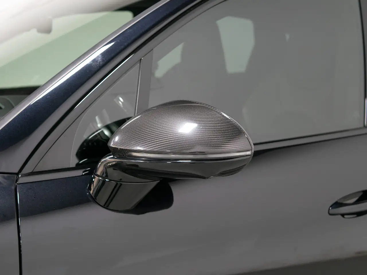 Porsche Cayenne - Image 37