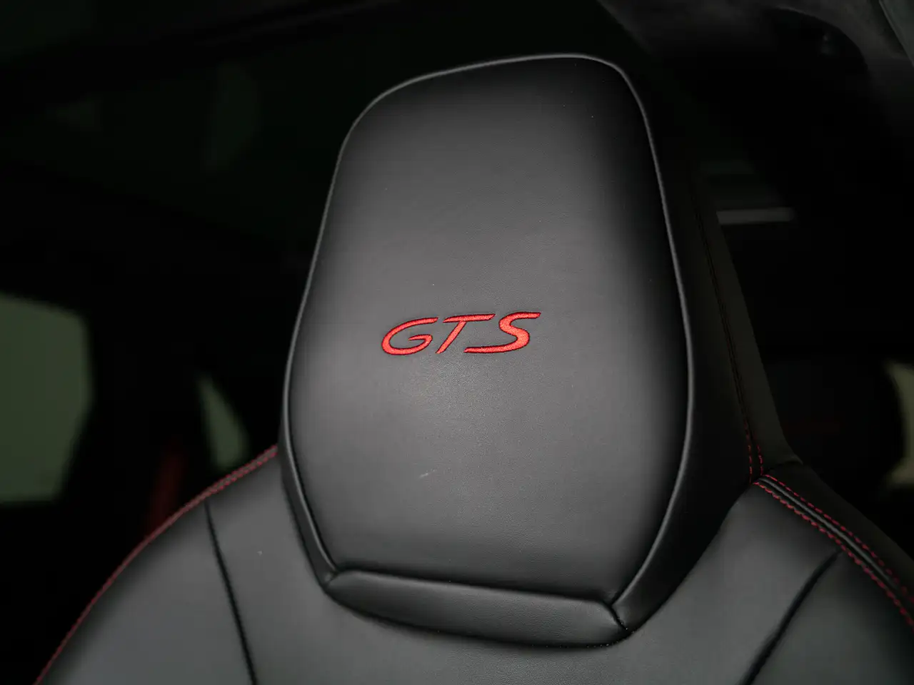 Porsche Cayenne - Image 33