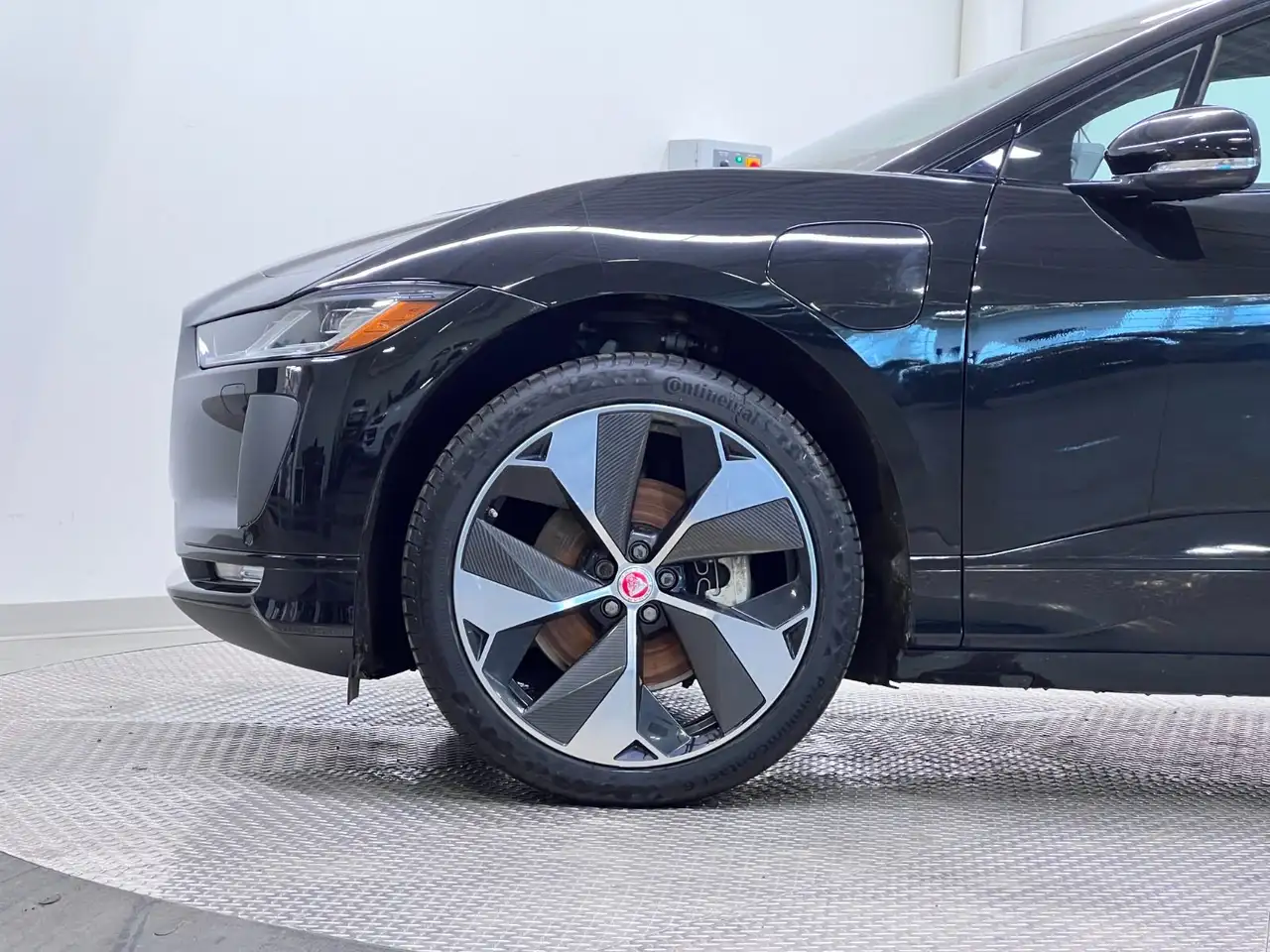 Jaguar I-Pace - Image 9