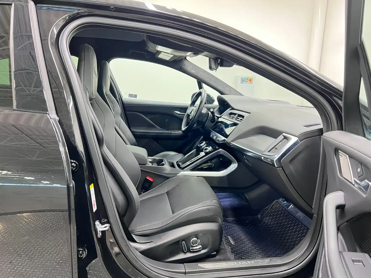 Jaguar I-Pace - Image 5