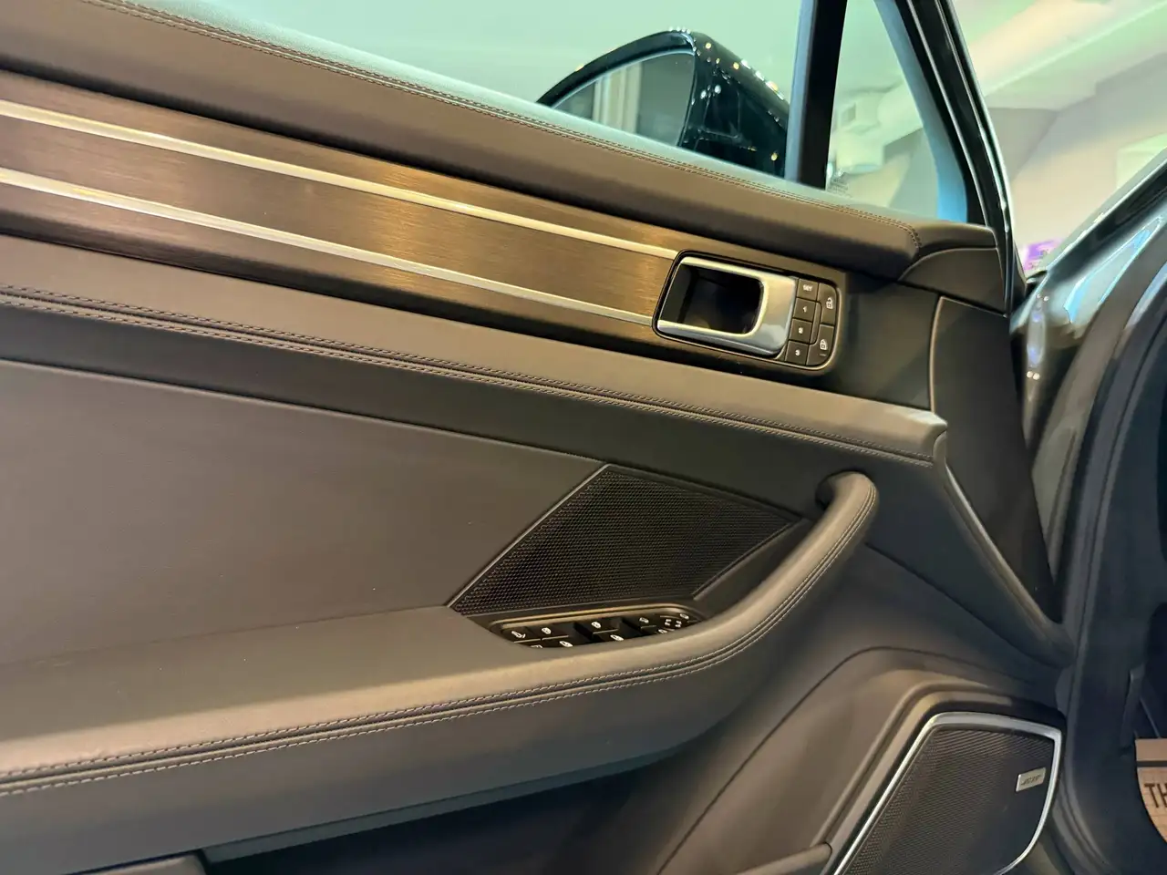 Porsche Panamera - Image 19