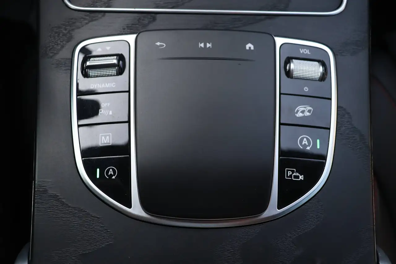 Mercedes-Benz GLC - Image 31