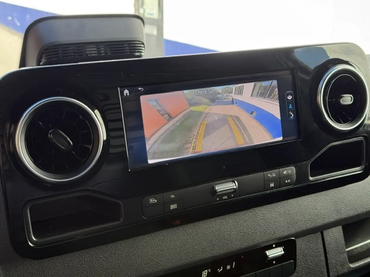Mercedes-Benz Sprinter - Image 17