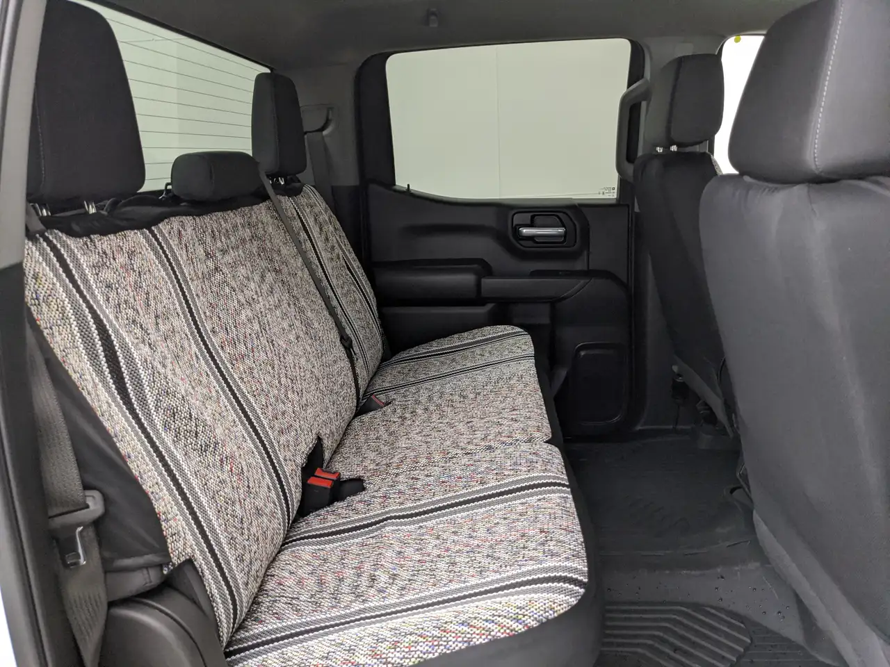Chevrolet Silverado 1500 - Image 34