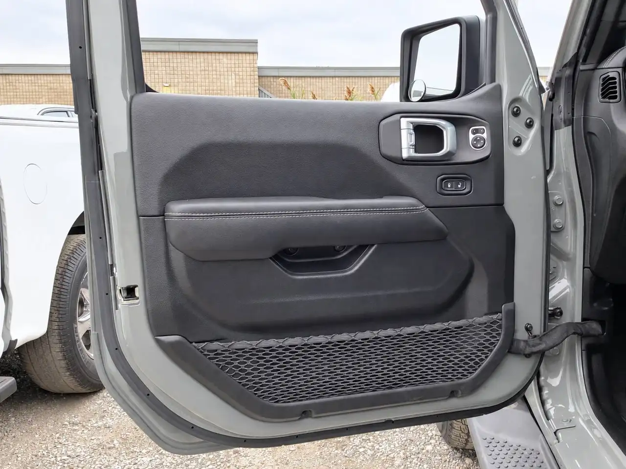 Jeep Wrangler - Image 18