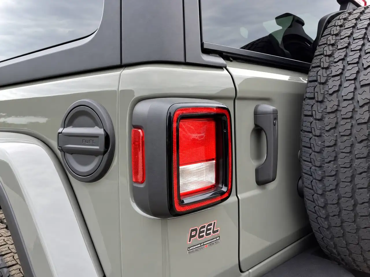 Jeep Wrangler - Image 21