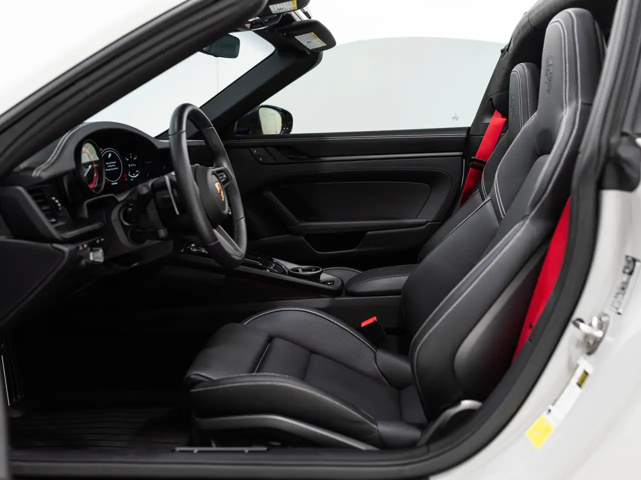 Porsche 911 - Image 28