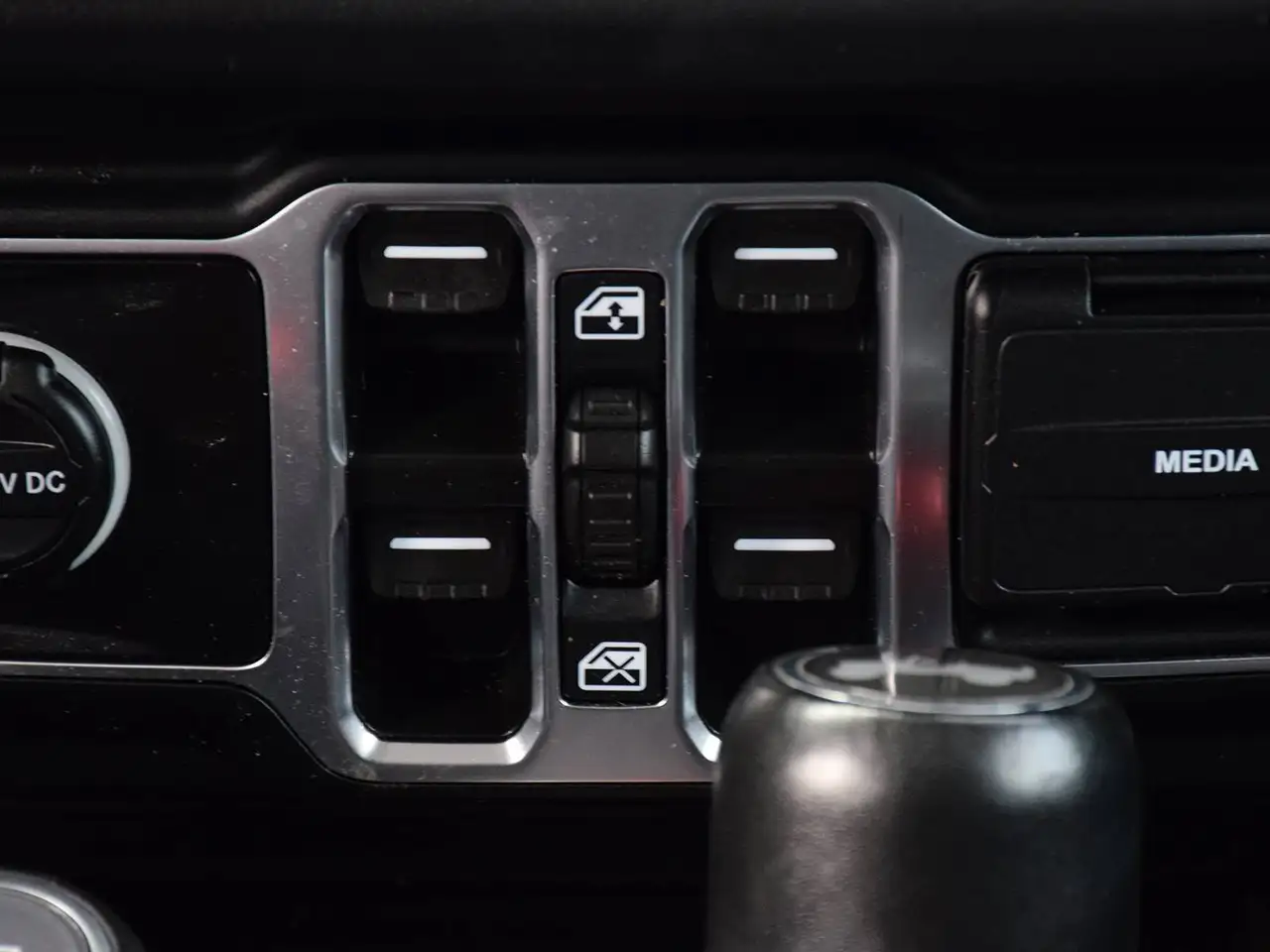 Jeep Wrangler - Image 27
