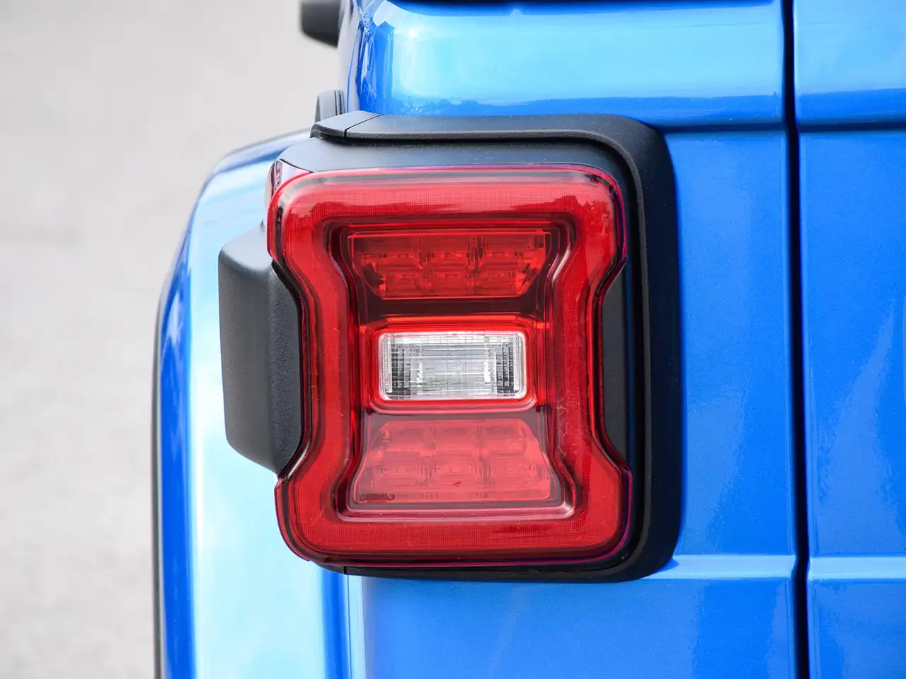 Jeep Wrangler - Image 10