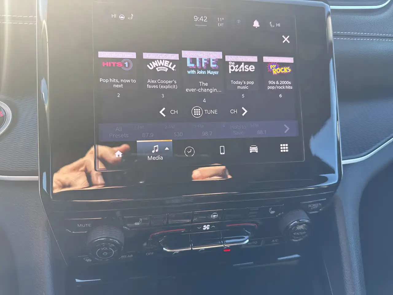 Jeep Grand Cherokee - Image 11