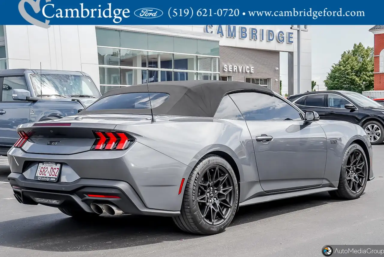 Ford Mustang - Image 4