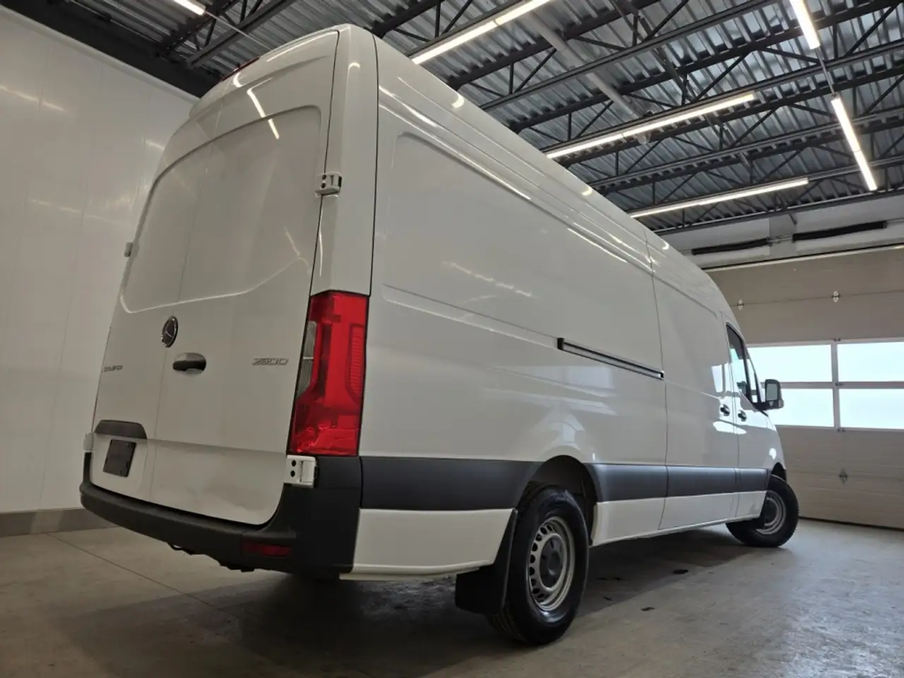 Mercedes-Benz Sprinter - Image 3