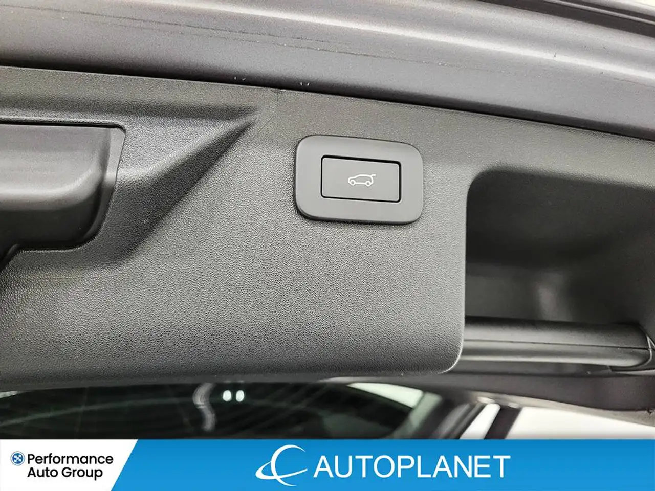 Land Rover Discovery Sport - Image 13