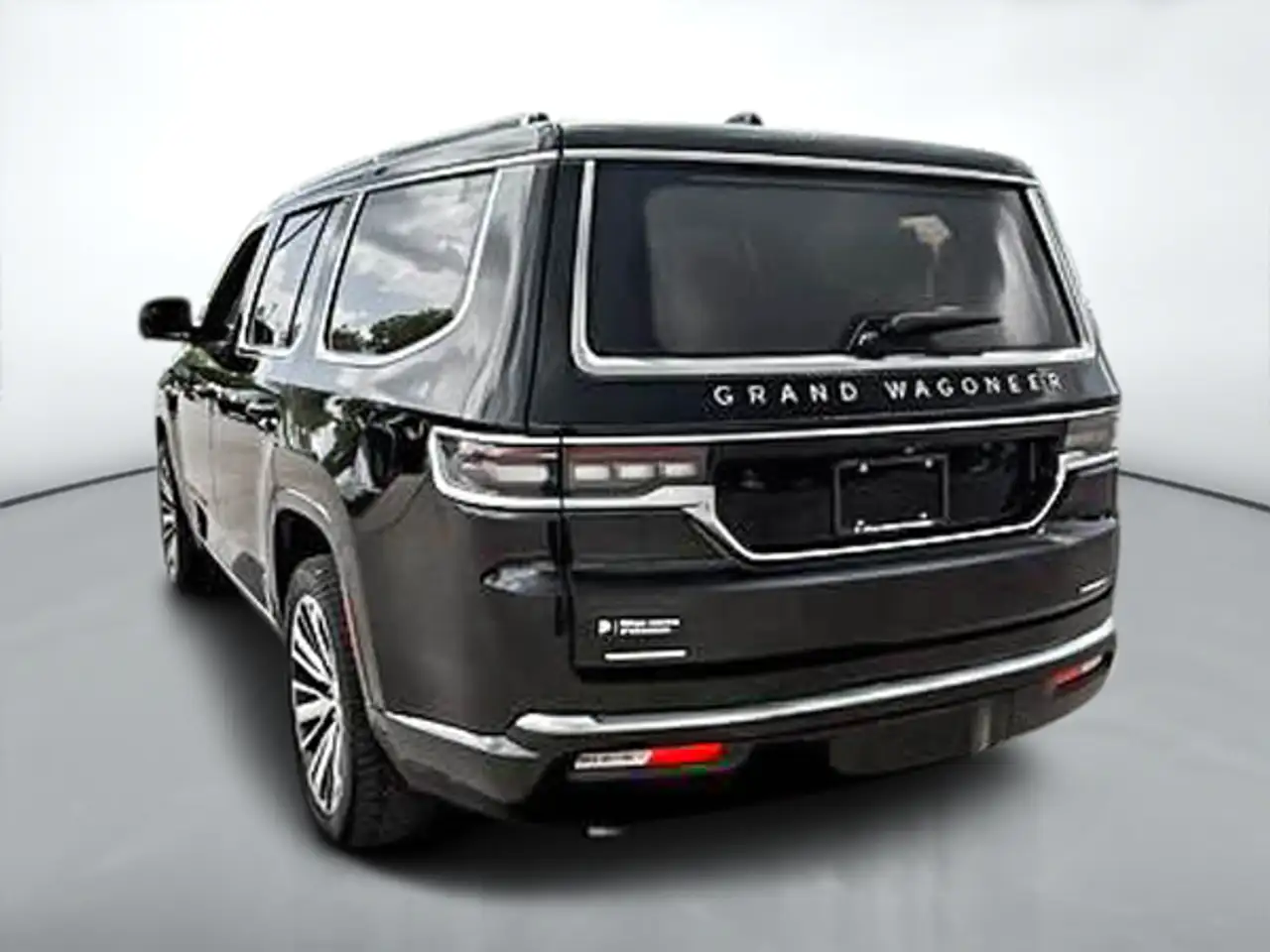 Jeep Grand Wagoneer - Image 5