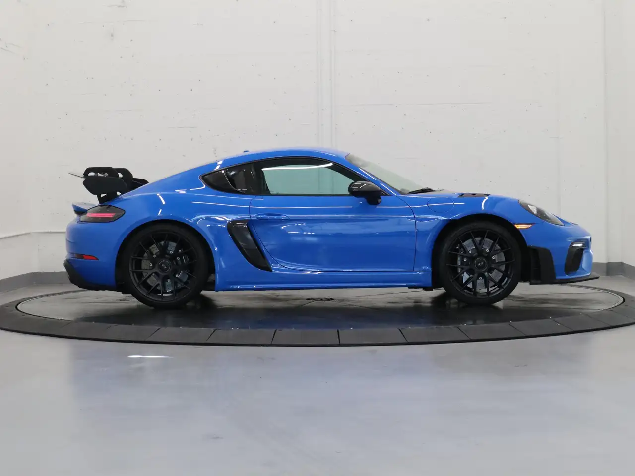 Porsche 718 Cayman - Image 11