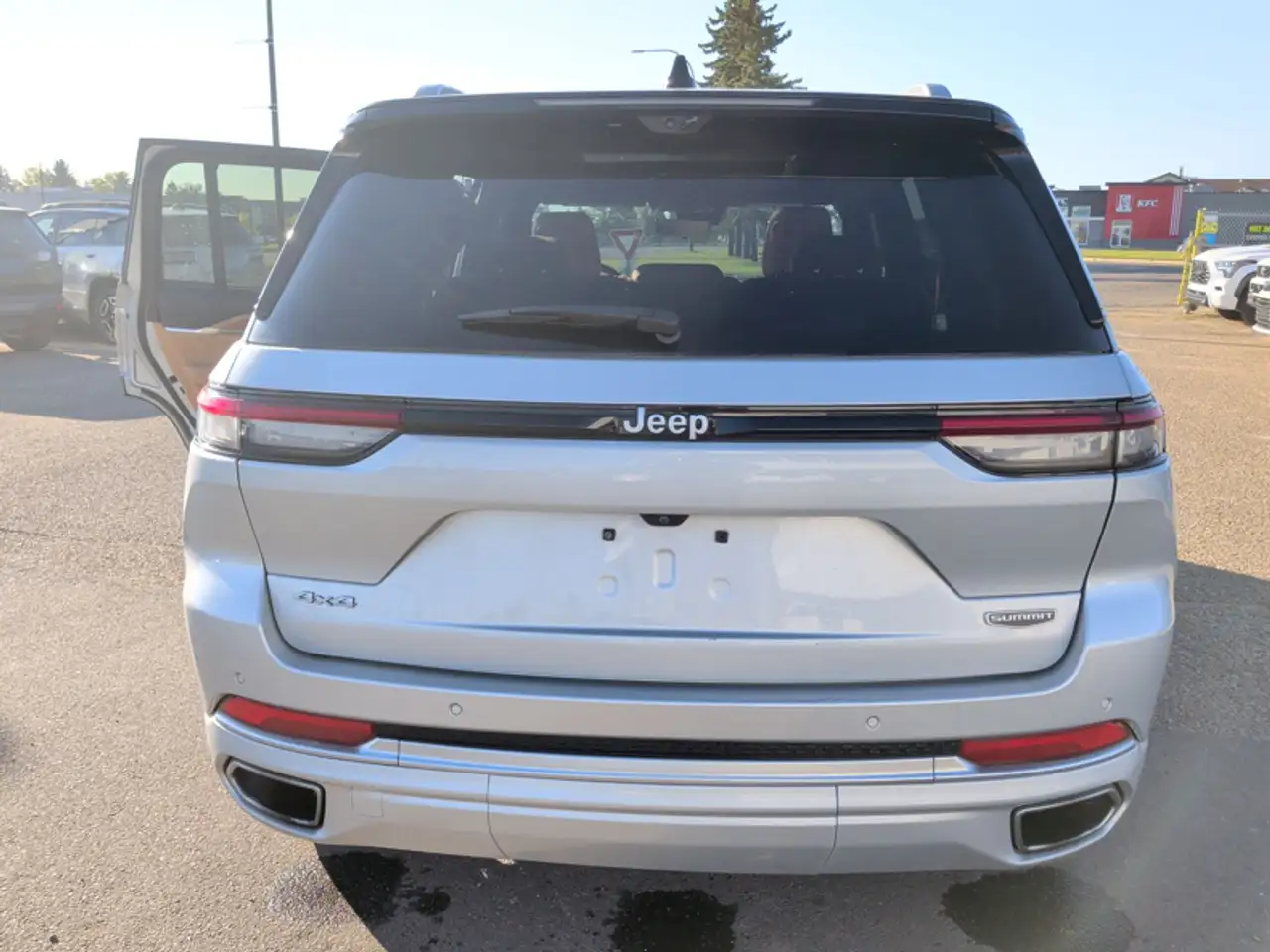 Jeep Grand Cherokee - Image 13