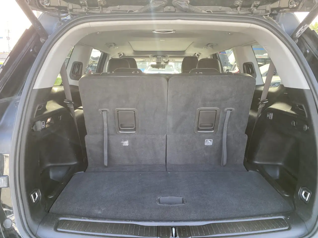 Jeep Grand Cherokee - Image 11