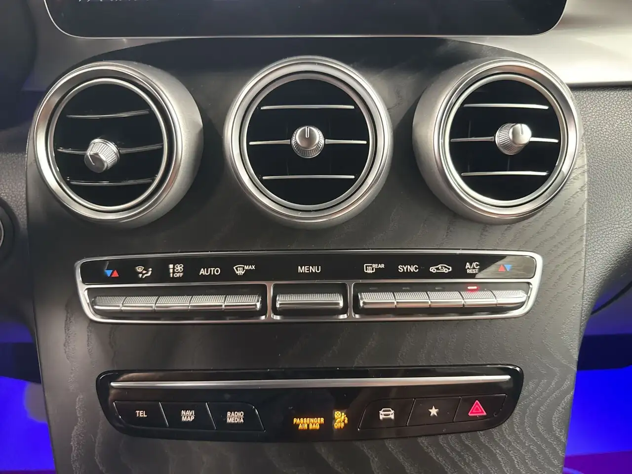 Mercedes-Benz GLC - Image 22