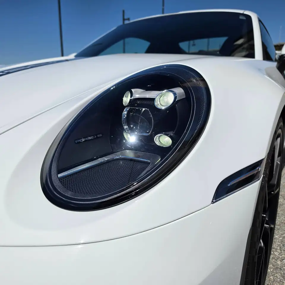 Porsche 911 - Image 15