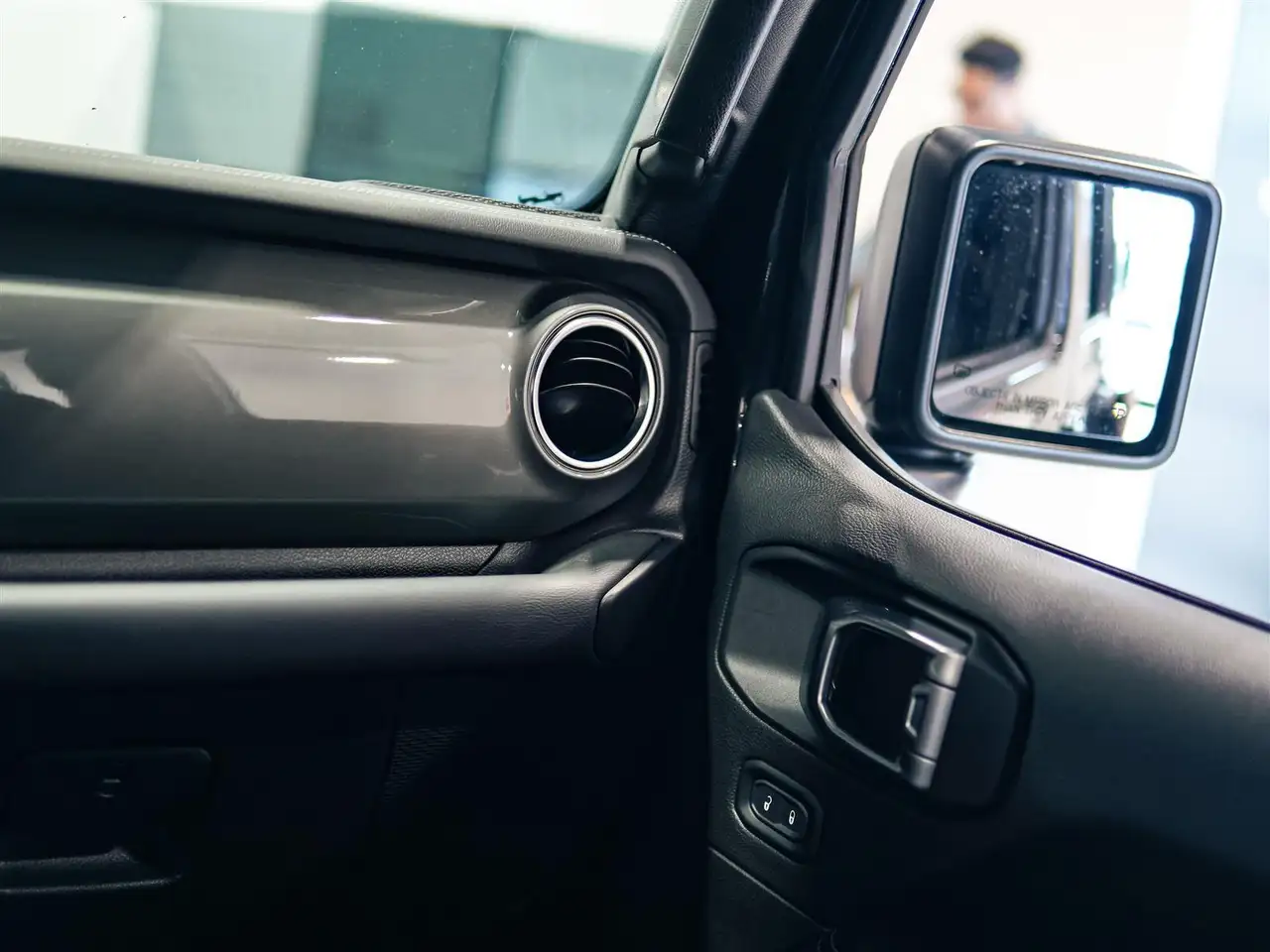 Jeep Wrangler - Image 24