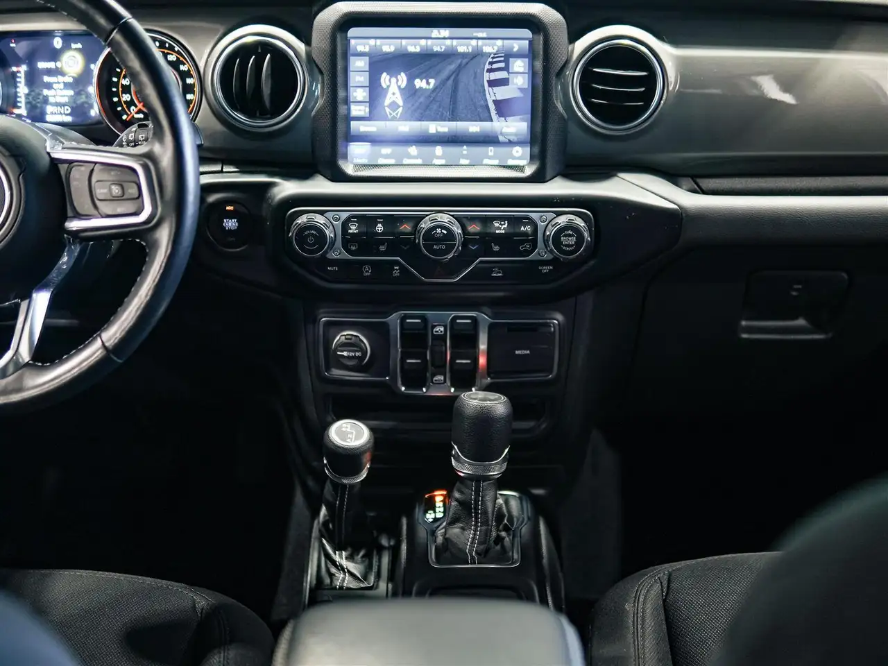 Jeep Wrangler - Image 12