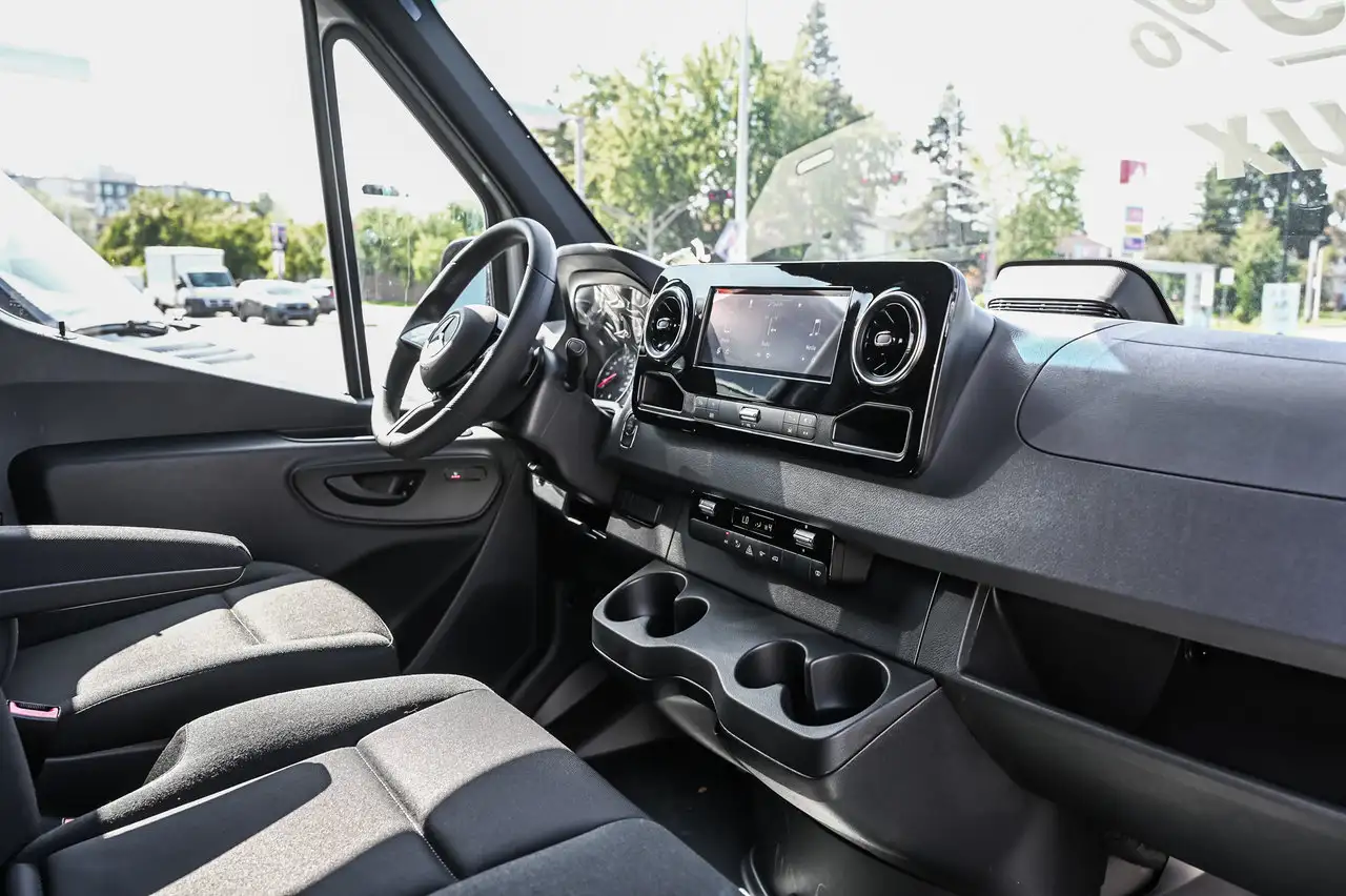 Mercedes-Benz Sprinter 2500 - Image 14
