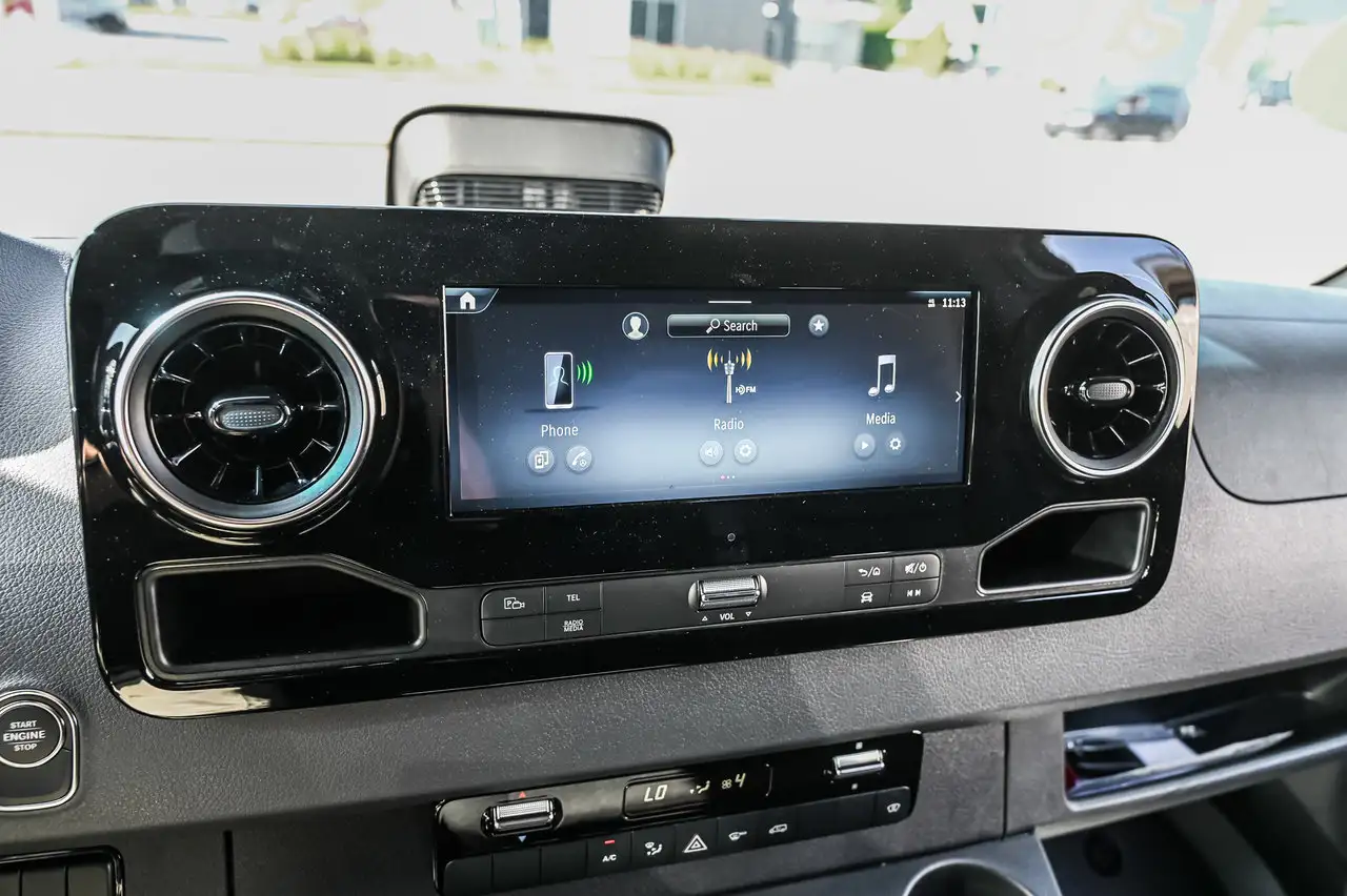 Mercedes-Benz Sprinter 2500 - Image 13