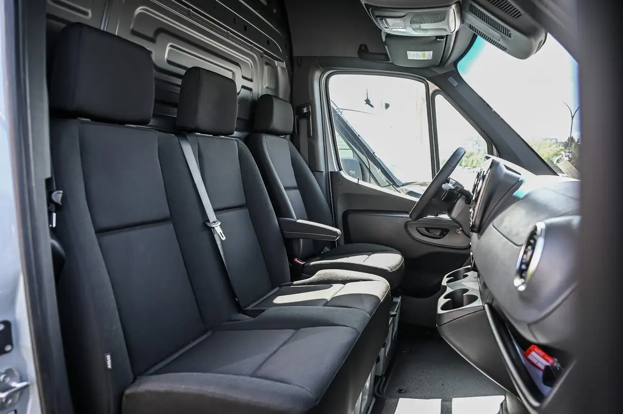 Mercedes-Benz Sprinter 2500 - Image 15