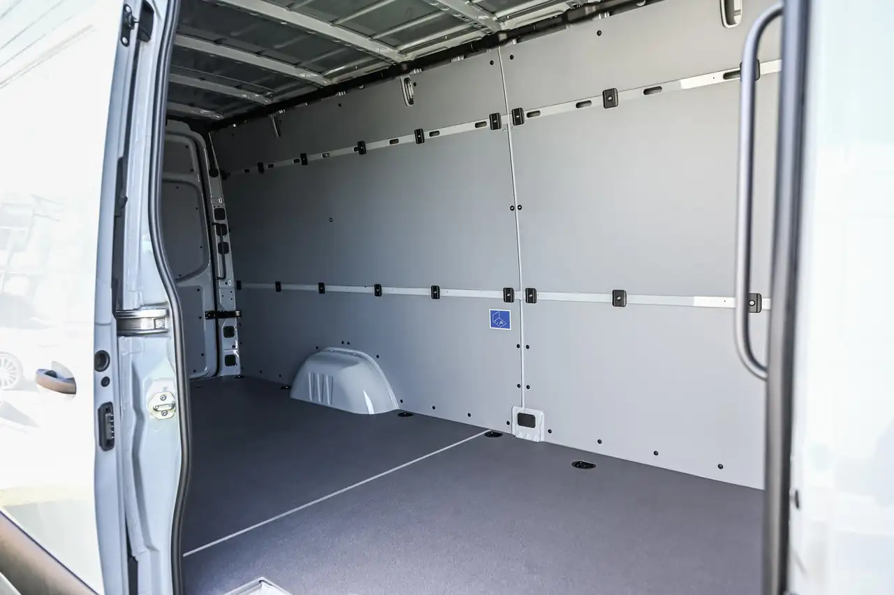 Mercedes-Benz Sprinter 2500 - Image 5