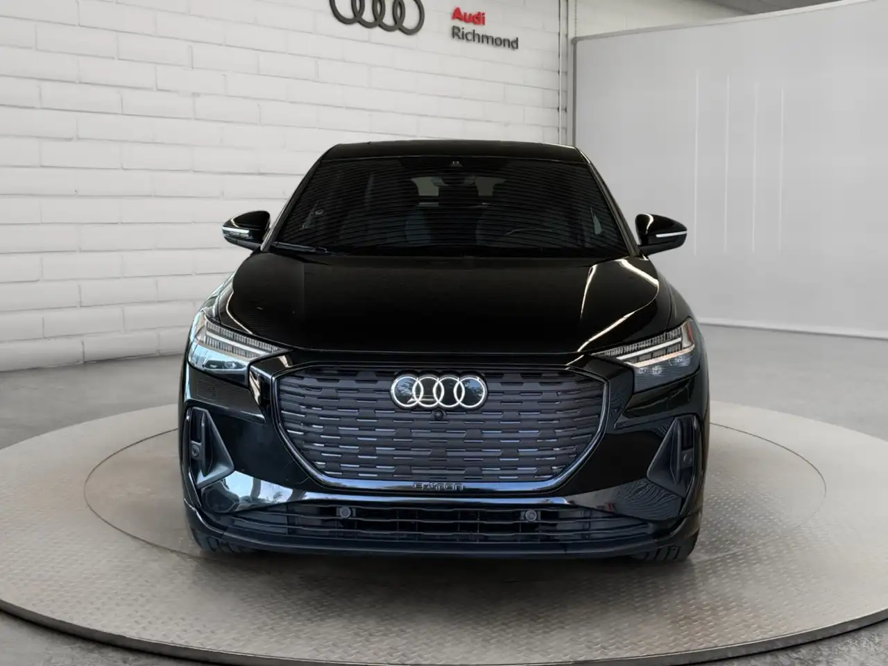 Audi Q4 e-tron - Image 2