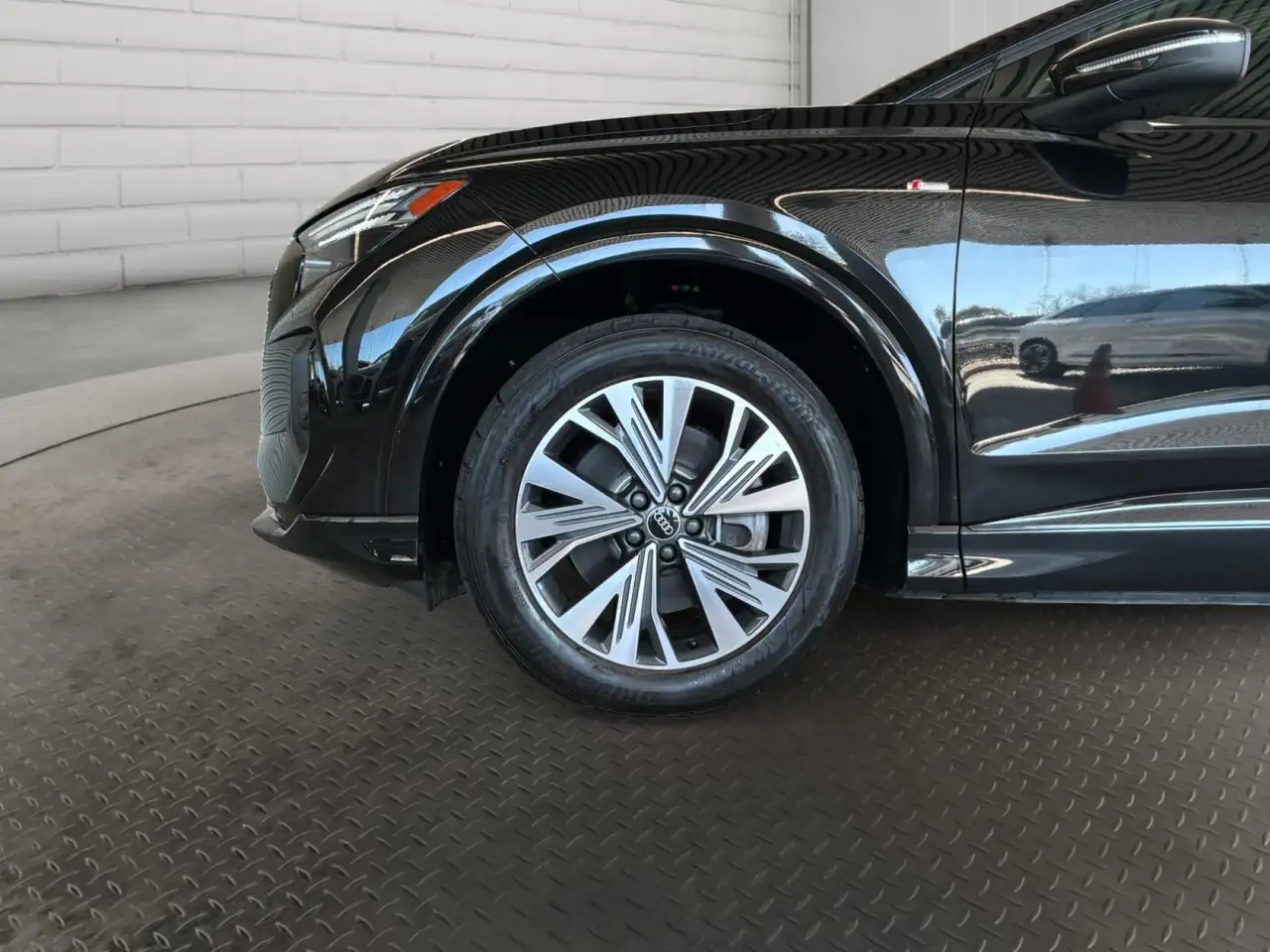 Audi Q4 e-tron - Image 9