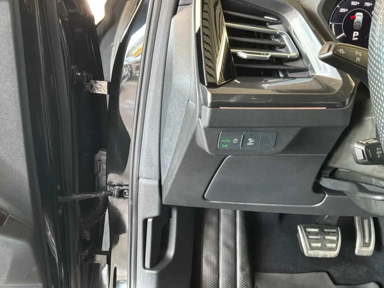 Audi Q4 e-tron - Image 23