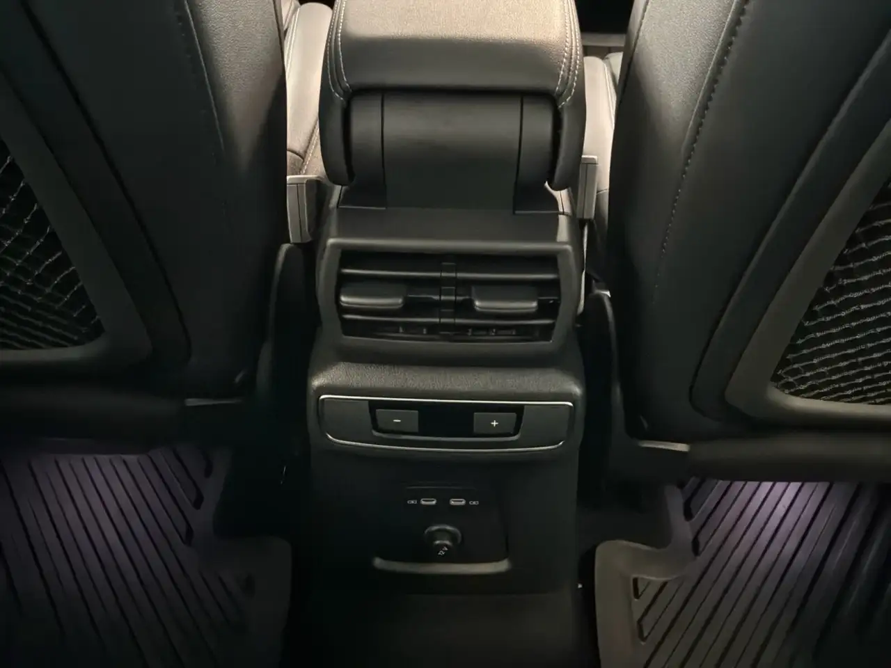 Audi Q4 e-tron - Image 25