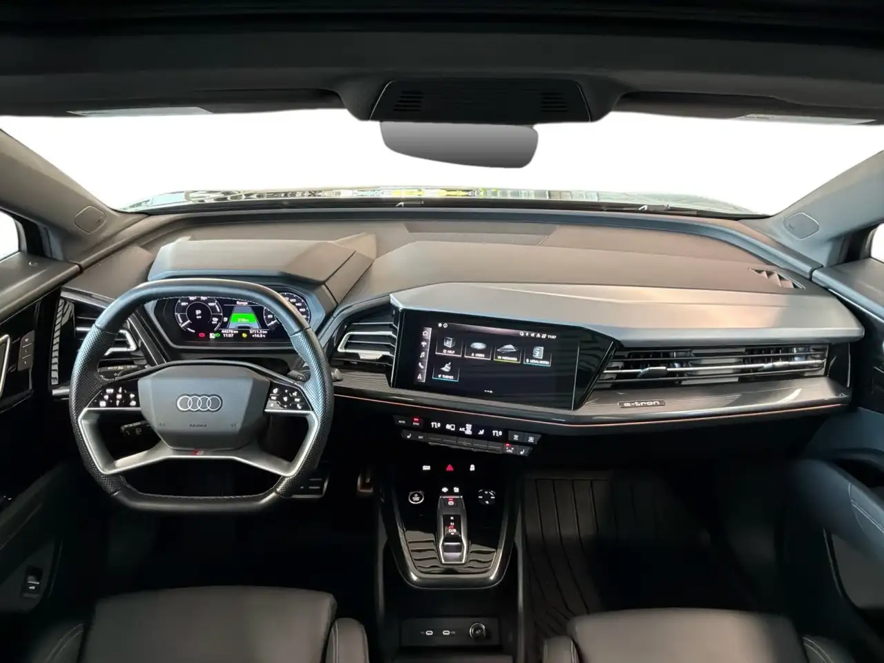 Audi Q4 e-tron - Image 17