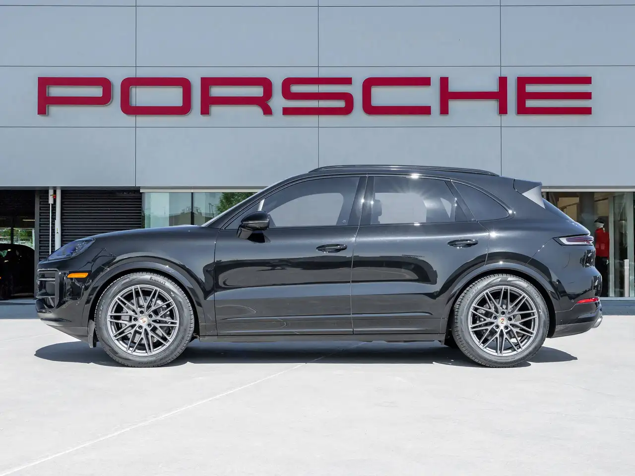 Porsche Cayenne - Image 2