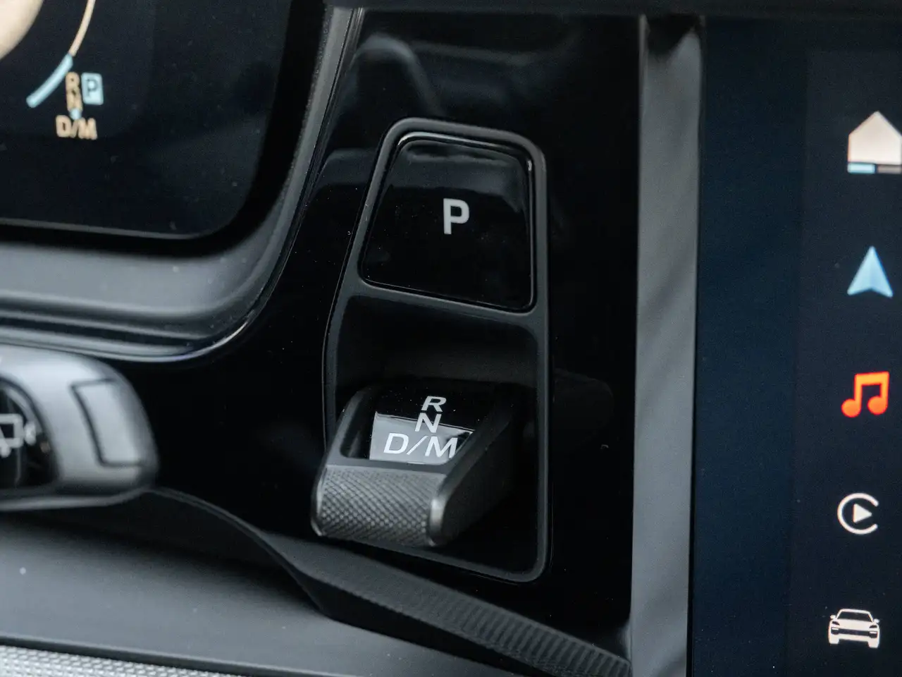 Porsche Cayenne - Image 25