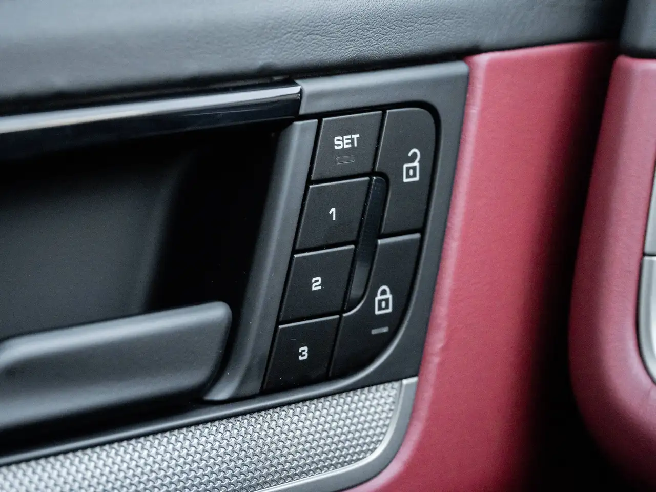 Porsche Cayenne - Image 24