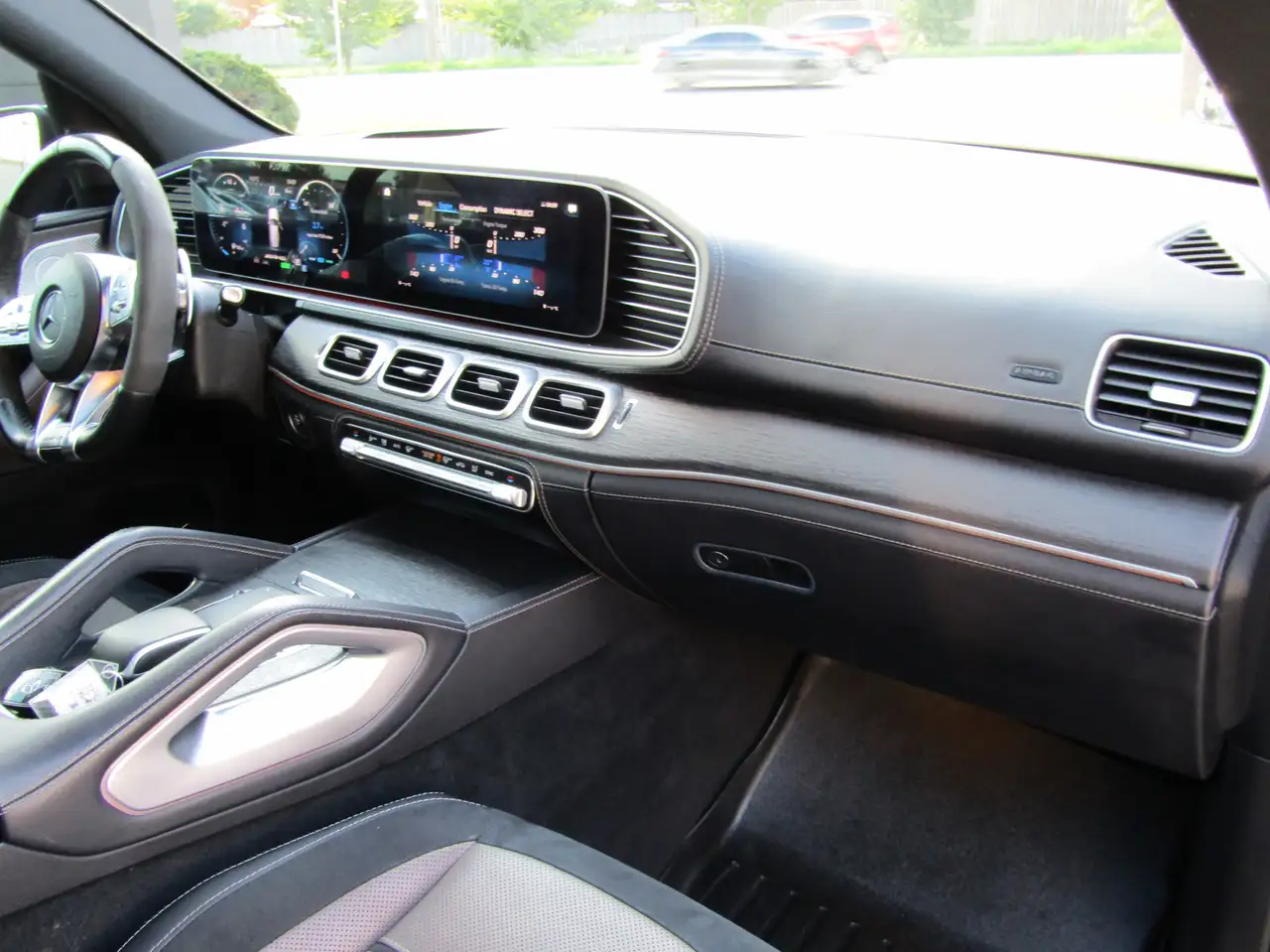 Mercedes-Benz GLE - Image 11