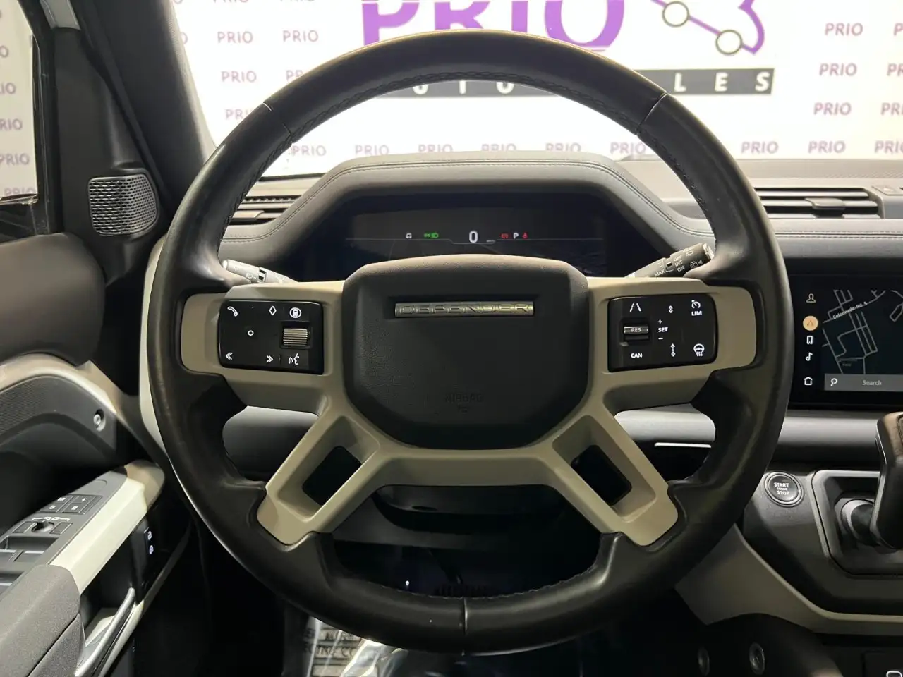 Land Rover Defender - Image 27
