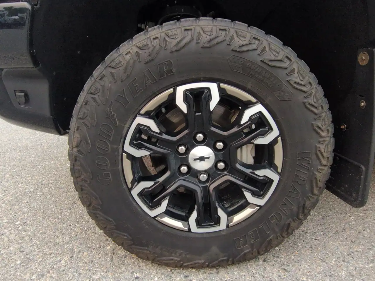 Chevrolet Silverado 1500 - Image 10