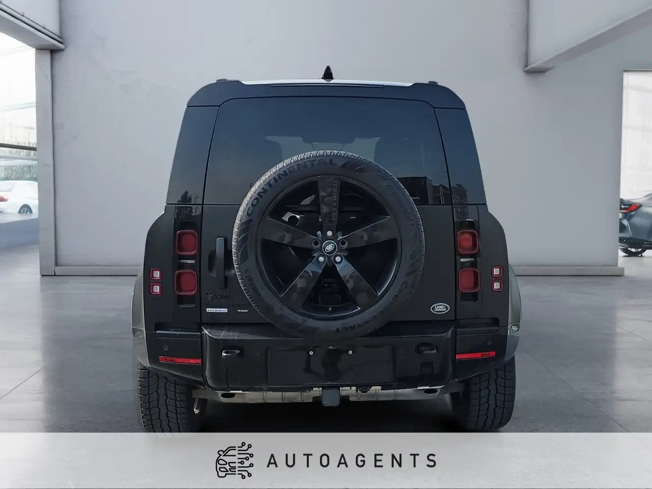 Land Rover Defender - Image 5