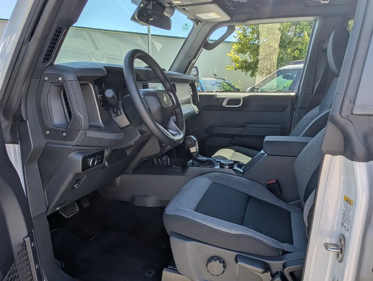 Ford Bronco - Image 16