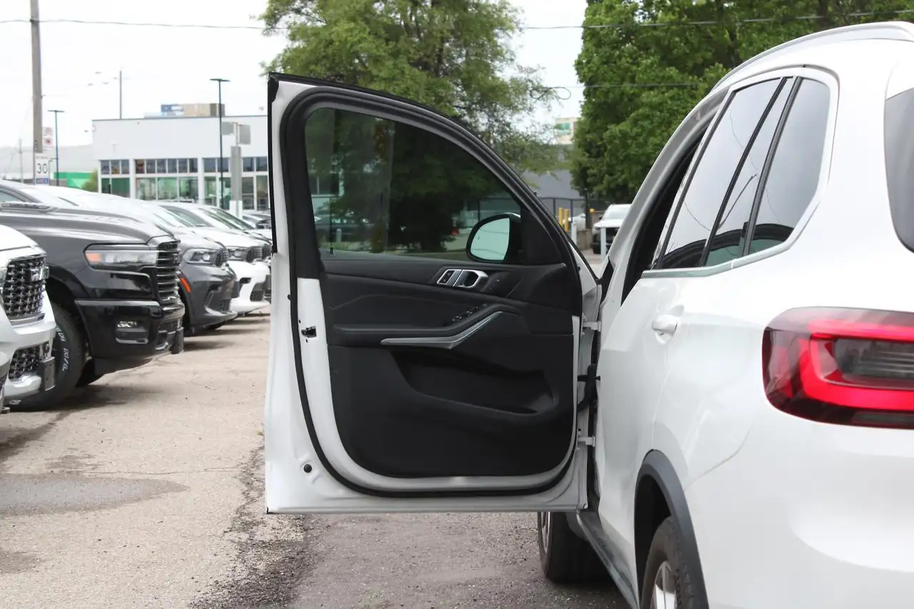 BMW X5 - Image 13