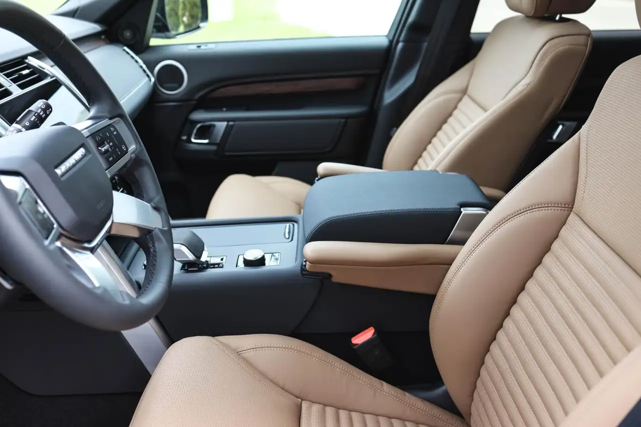 Land Rover Discovery - Image 18