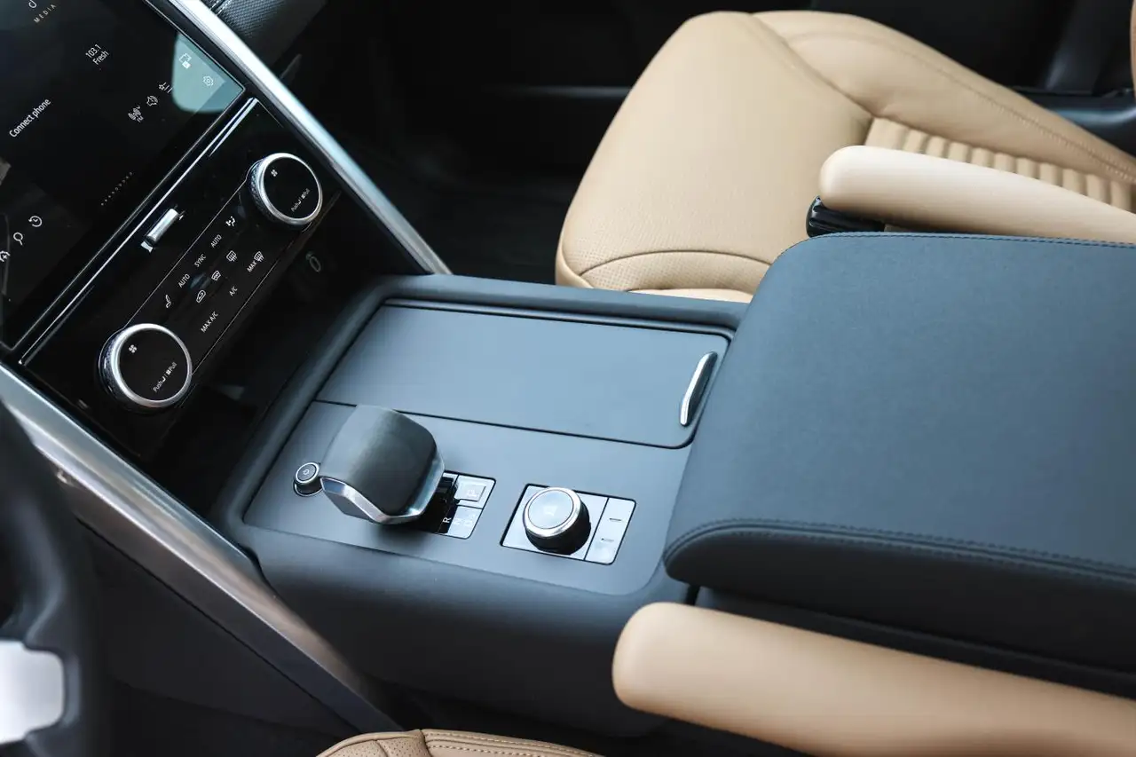 Land Rover Discovery - Image 26