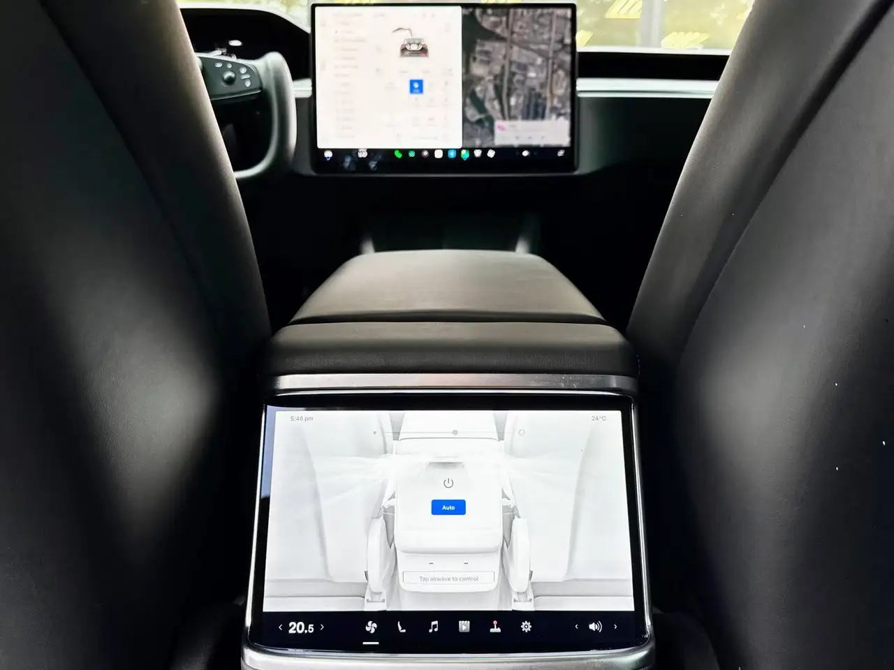 Tesla Model X - Image 13